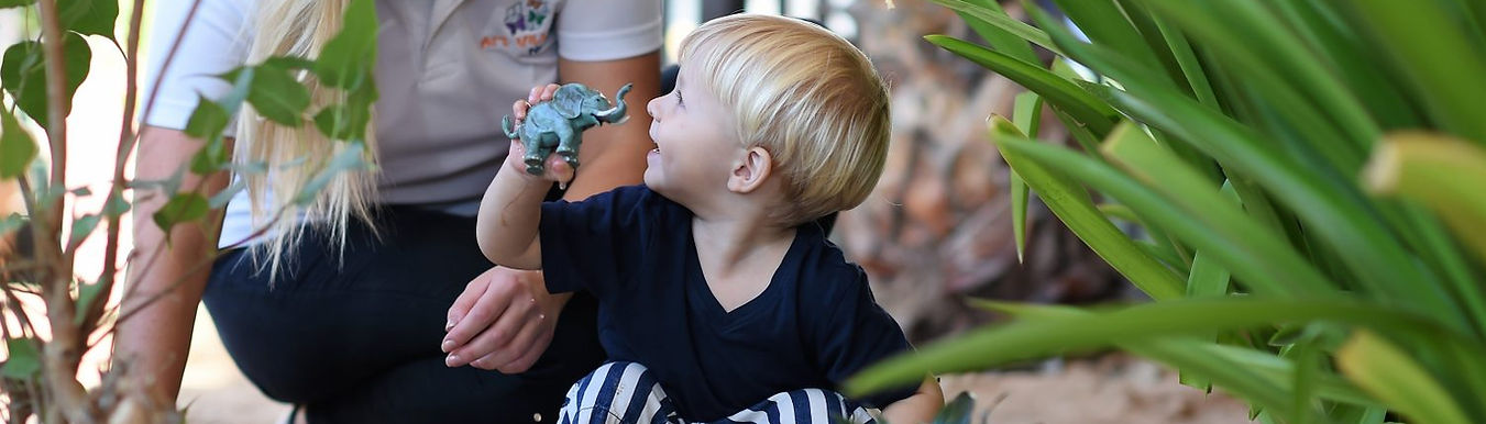 Woman-and-kid-playing-with-toys-1-e1542091834160.jpg